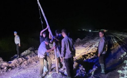 Polisi Cek Lokasi Pungli di Rohul, Portal Dibongkar hingga Dua Pondok Dirobohkan