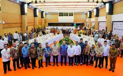 Rapat dengan Menteri Investasi, Gubri Usul Bangun Rel Kereta dan Bendungan