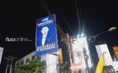 Reklame-di-Jalan-Jenderal-Sudirman.jpg