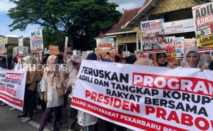 Ribuan-Warga-di-Pekanbaru-Gelar-Aksi-Damai-Dukung-Kelanjutan-Program-MBG.jpg