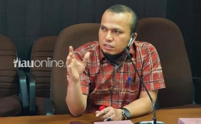 Ringankan-Beban-Orang-Tua-Sabarudi-Apresiasi-Program-Seragam-Gratis-Pemko-Pekanbaru.jpg