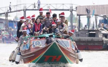 Rocky-Gerung-Puji-Ekspedisi-Merah-Putih-Presisi-Indonesia-Ada-di-Pulau-Terluar.jpg