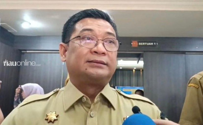 Sekretaris-Daerah-Sekda-Provinsi-Riau-Syahrial-Abdi.jpg