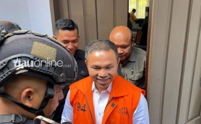 Tak-Pernah-Perintah-atau-Nikmati-Dana-Abdul-Wahid-Bantah-Semua-Tuduhan.jpg