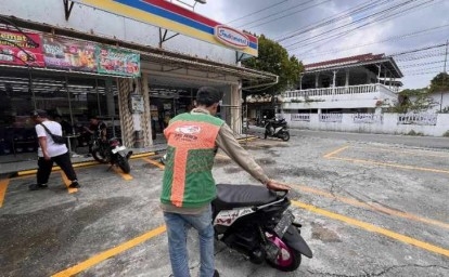 Tarif-Parkir-Resmi-Turun-Masyarakat-Masih-Temukan-Jukir-Gunakan-Tarif-Lama.jpg