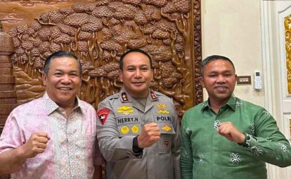 Tiga-Hari-Sebelum-OTT-UAS-dan-Kapolda-Damaikan-Abdul-Wahid-SF-Hariyanto.jpg