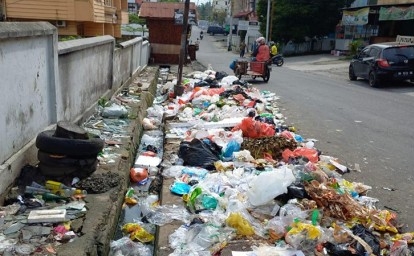 Tumpukan-sampah-Februari.jpg