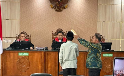 UAS-saat-diambil-sumpah.jpg