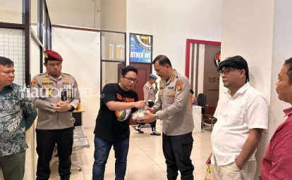 Uang-Receh-Rp300-Ribu-dan-Pesan-Keras-Wartawan-untuk-Kabid-Humas-Polda-Riau.jpg