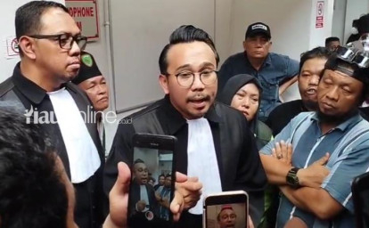 Usai-Sidang-Abdul-Wahid-Berikan-Komentar-Singkat-Doakan-Semua-Lancar.jpg