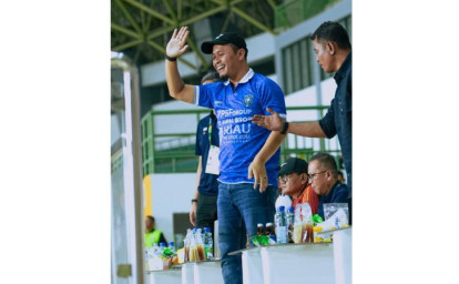Wako-agung-nonton-PSPS.jpg