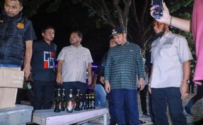 Wako-sidak-tenda-biru.jpg
