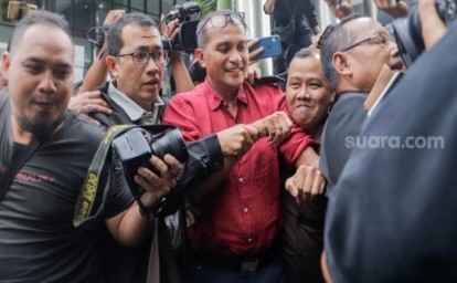 Terjerat Suap 7 Miliar, Eddy Hiariej Mundur dari Wamenhumkam, Ditahan KPK?