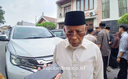 Wan-Abubakar-Kenang-Sosok-Arwin-AS-Sebagai-Teladan-Seorang-Pemimpin.jpg