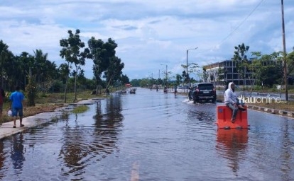 Warga-berjaga-agar-motor-tak-melintas.jpg
