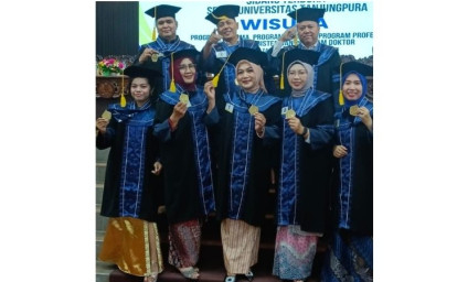 Wisuda-mahasiswa-Universitas-Tanjungpura-Untan.jpg