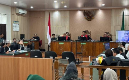 bnu-Nugroho-hadir-secara-daring-di-sidang.jpg