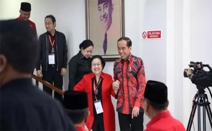 Khianati Megawati, Jokowi Disebut Rocky Gerung Pamerkan Soft Power