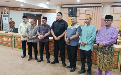 ketua-dprd-riau-dan-jajaran-fraksi.jpg