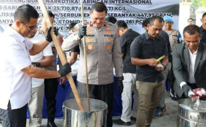 polda-riau-musnahkan-narkotika4.jpg