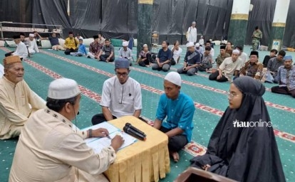 tiga-warga-medan-masuk-islam.jpg