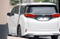 Alphard-Putih-Milik-Eks-Bupati-Rohil-Afrizal-Sintong-Terlihat-Tinggalkan-Kejati-Riau.jpg