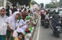 Anak-sekolah-sambut-jokowi.jpg