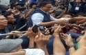 Anies-Baswedan-disambut-pendukung.jpg