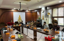 Apjatel-dan-Kadis-Mangkir-Saat-Rapat-Fiber-Optik-Robin-Eduar-Pukul-Meja.jpg