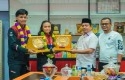 Atlet-takraw-bersama-wakil-ketua-dprd.jpg