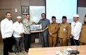 BUPATI-Kampar-Azis-Zaenal-menerima-CSR-BNI-46.jpg