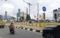 Bendera-gerinda-di-flyover-sudirman2.jpg