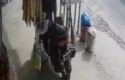 Beraksi-Saat-Pagi-Aksi-Pencuri-Motor-di-Pekanbaru-Terekam-CCTV.jpg