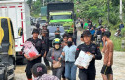 Brimob-di-lintas-sumatera-banjir.jpg