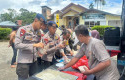 Brimob-polda-riau-buka-dapur-umum-di-sumbar.jpg