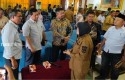 Bupati-Siak-Afni-Z-Direktur-PT-DSI.jpg