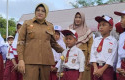 Bupati-Siak-bersama-siswa4.jpg