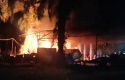 Demo-Jilid-II-di-Rantau-Kopar-Massa-Bakar-Rumah-Diduga-Milik-Bandar-Narkoba.jpg