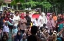 Demo-Wali-Murid-Tolak-Merger.jpg