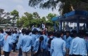 Demo-mahasiswa-unri-di-rektorat.jpg