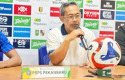 Dikalahkan-Garudayaksa-FC-Aji-Santoso-Salahkan-Anak-Asuhnya-dan-Siap-Cuci-Gudang.jpg