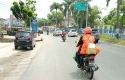 Driver-Rijek-Antar-Paket-Sembako-Polda-Riau.jpg