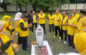Golkar-Pekanbaru-ziarah-makam.jpg