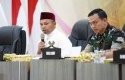 Gubernur-Riau-Abdul-Wahid-pimpin-rapat2.jpg