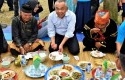 Gubernur-Riau-Andi-Rachman-Makan-Bajambau.jpg