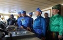 Gubernur-Riau-di-kapal-roro2.jpg
