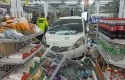 Honda-Jazz-seruduk-Indomaret2.jpg