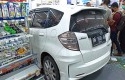 Honda-Jazz-tabrak-indomaret3.jpg