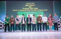 Jadi-Motor-Digitalisasi-Pesantren-di-KURMA-2026-BRK-Syariah-Serahkan-QRIS-ke-Pesantren.jpg