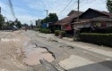 Jalan-Serayu-rusak.jpg